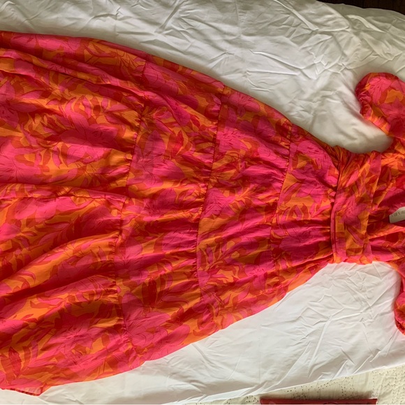 Gingham and Heels Catana Maxi Dress in tangerine floral! Size 4 - Picture 5 of 5